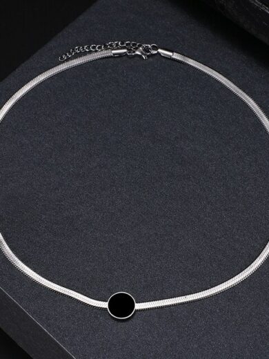 Black Pendant Necklace Silver color