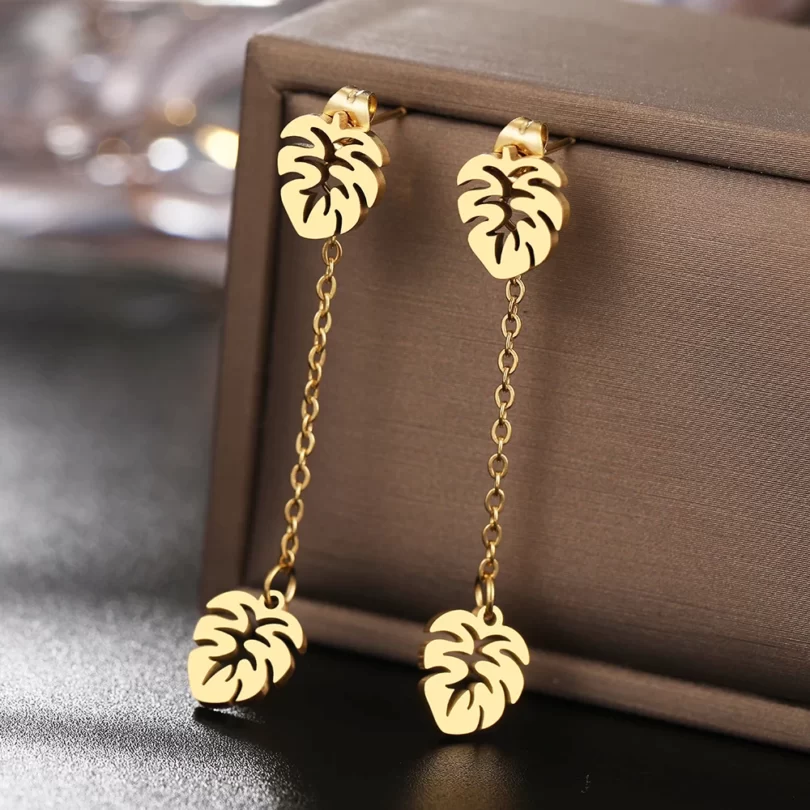 Leaf Chain Earrings Gold color